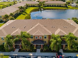 Vista Townhomes At Heritage Bay