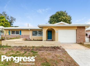 2319 Surrey Ln