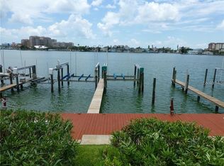 650 Island Way Condominiums
