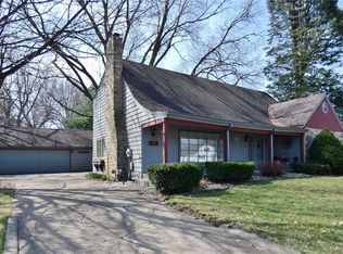 807 Lincoln St Pella Ia 50219 Zillow