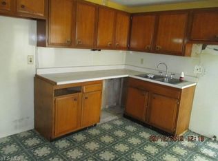 617 Delaware Ave Elyria Oh 44035 Zillow