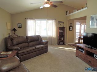 724 N Montgomery Ct Sioux Falls Sd 57103 Zillow 724 N Montgomery Ct Sioux Falls Sd