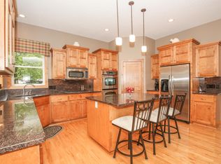 674 Red Pine Ln Saint Paul Mn 55123 Zillow