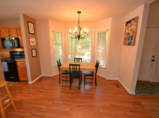 6061 Epping Forest Dr Raleigh Nc 27613 Zillow Street View