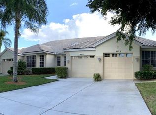 8827 E Bay Cir