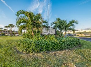 180 Paradise Blvd # 18010