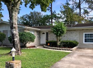 8005 Mendoza Dr