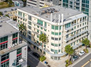 1212 E Whiting St UNIT 207