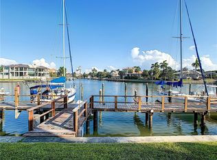 557 Pinellas Bayway S APT 302