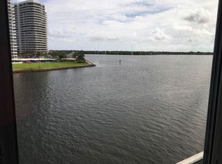 36 Yacht Club Dr APT 501