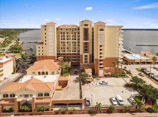 93 Delannoy Ave APT 902