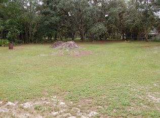 3221 Robin Ln