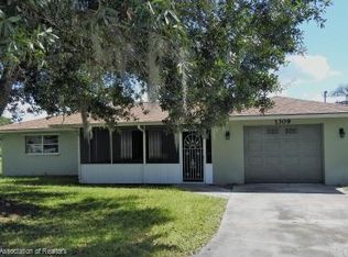 1309 Indian Dr