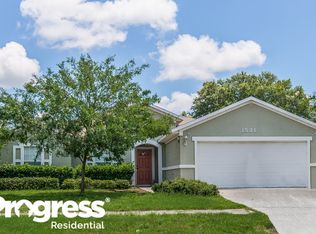 1521 Summit Oaks Dr W