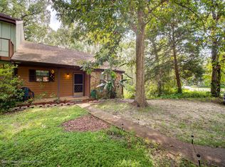 919 Candlebrook Ln