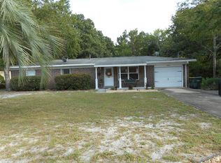 334 Lake Dr NW