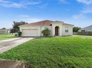 573 SW Crawfish Dr