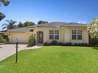 1053 Shady Lakes Cir