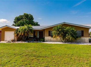 1709 Lakeside Ter