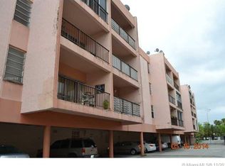 Los Arboles Condominiums