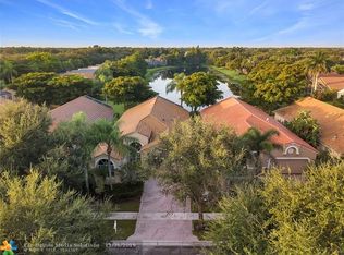 10053 Diamond Lake Dr