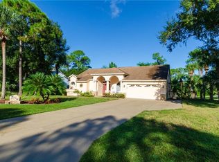 806 Woodview Way