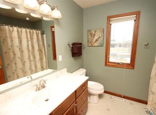 3125 S Newcastle Ct, Sioux Falls, SD 57110