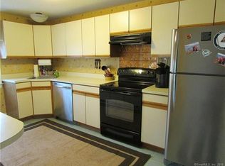 30 Charter Oak Sq Apt A Mansfield Ct 06250 Zillow