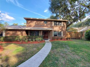 1587 Twelve Oaks Cir