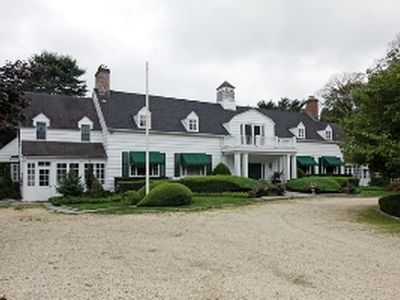 19 Sandpiper Ct, Old Westbury, NY 11568 | Zillow