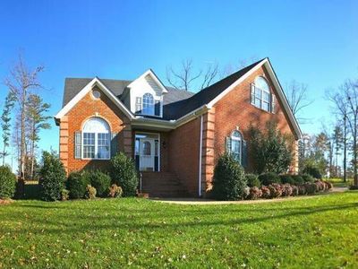 12101 Whitley Manor Dr, Chesterfield, VA 23838