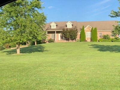 4041 E White Oak Ln, Haubstadt, IN 47639 | Zillow