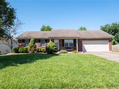 1018 Flagstone Dr, Jeffersonville, IN 47130 | Zillow