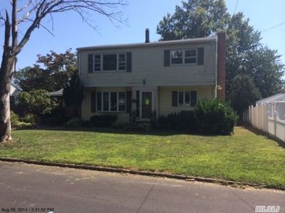 431 52nd St, Lindenhurst, NY 11757 | Zillow