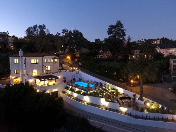 Large Entertaining Hollywood Hills Real Estate House For