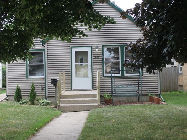 3 Car Garage Racine Real Estate Racine Wi Homes For Sale Zillow