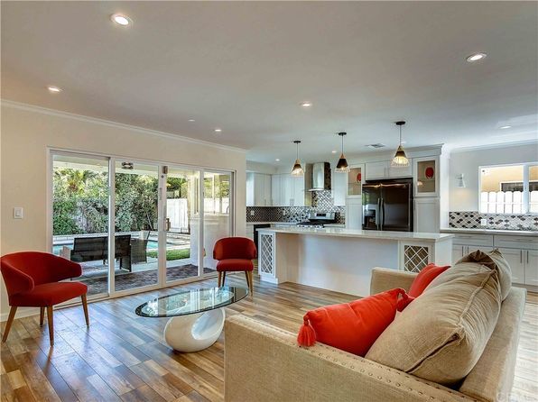 Corner Fireplace Encino Real Estate Encino Los Angeles Homes