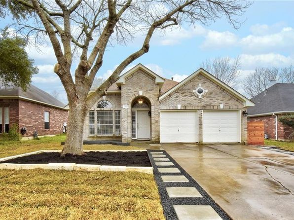 Gas Log Fireplace Austin Real Estate 6 Homes For Sale Zillow