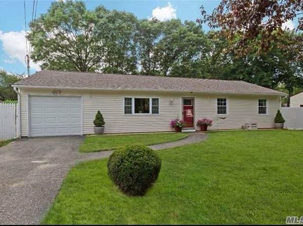 Houses For Rent in Shirley NY - 2 Homes | Zillow