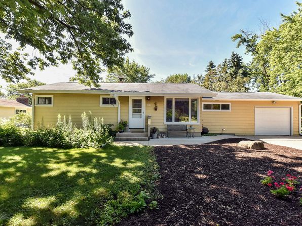 New Berlin WI Single Family Homes For Sale - 107 Homes | Zillow