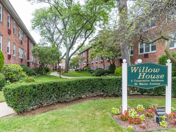 Rockville Centre Ny Condos Apartments For Sale 16 Listings Zillow