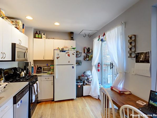 The Fenway Triangle Trilogy A Fully Furnished Boston Apartment Is Located 5 Minutes Walk From Fenway Pet Friendly Apartments Luxury Rentals Luxury Apartments