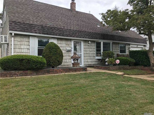 Homes for Sale near Wisdom Lane Middle School - Levittown NY | Zillow