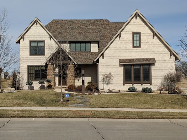 Bettendorf IA Waterfront Homes For Sale - 2 Homes | Zillow