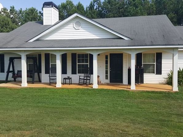 Singles in woodland al