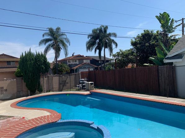 3 Bedroom House For Rent With Back House In Downey