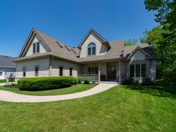 3819 Oakmont Trl City Of Waukesha Wi 53188 Zillow