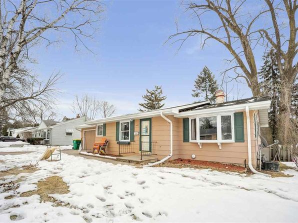 Wood Fireplace Green Bay Real Estate 25 Homes For Sale Zillow