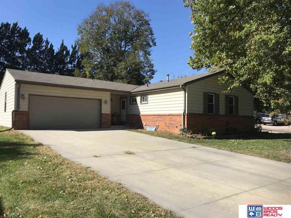 Fully Finished Basement Lincoln Real Estate Lincoln Ne Homes