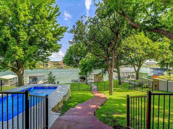waterfront homes for sale kingsland tx